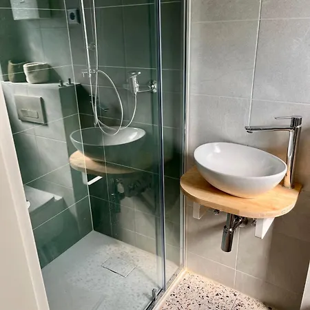 Appartamento The Door - 40 Qm Hinterhaus Mit Terrasse Fuer 4-5